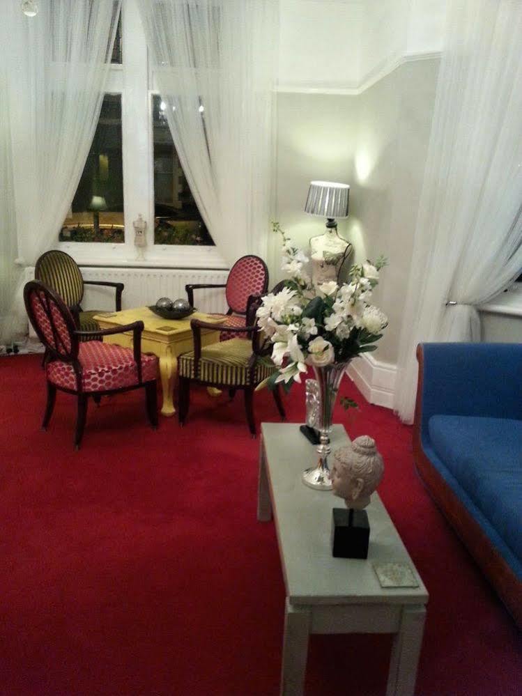 Cf Eleven Hotel คาร์ดิฟฟ์ ภายนอก รูปภาพ